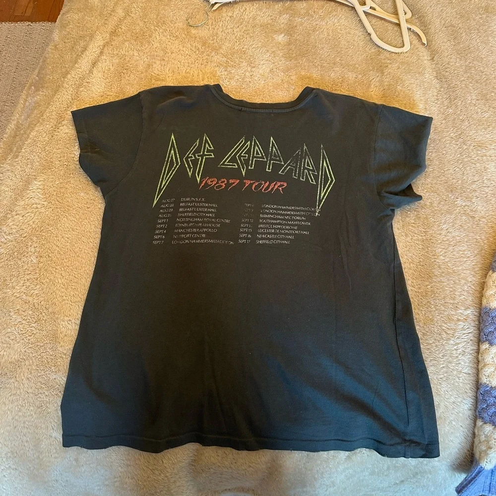 Def Leppard Graphic Band Tee - Black with Yellow Leopard by Dayreamer - Picture 3 of 4